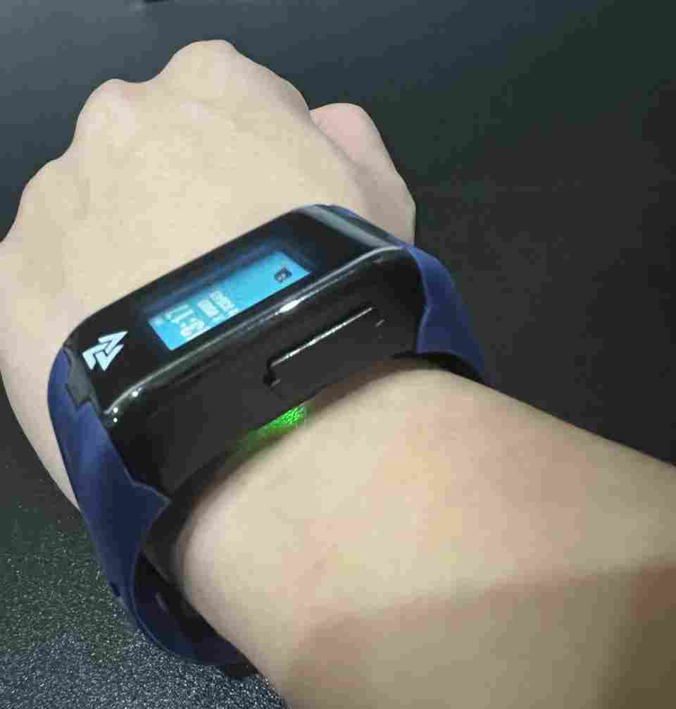 《数码宝贝》生命手环V评测:大人也能玩电子宠物吗?(图5) 《数码宝贝》生命手环V评测:大人也能玩电子宠物吗?