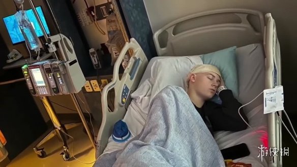 81岁奶奶直播《我的世界》赚钱为17岁孙子治疗癌症!(图4) 游侠网4