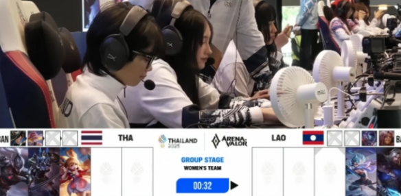 竖中指+躲镜头，RoV女选手比赛上演幽灵代打