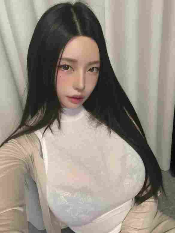 《阿西, 美女室友竟然》美女演员晒新美图:太大了!(图2) 游侠网2