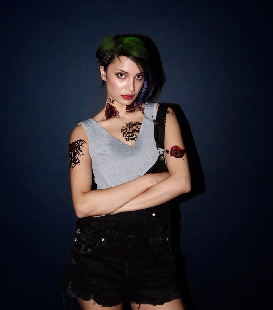 帕南原型直播《赛博朋克2077》 亲热剧情被父母撞见(图7) 帕南原型直播《赛博朋克2077》 亲热剧情被父母撞见