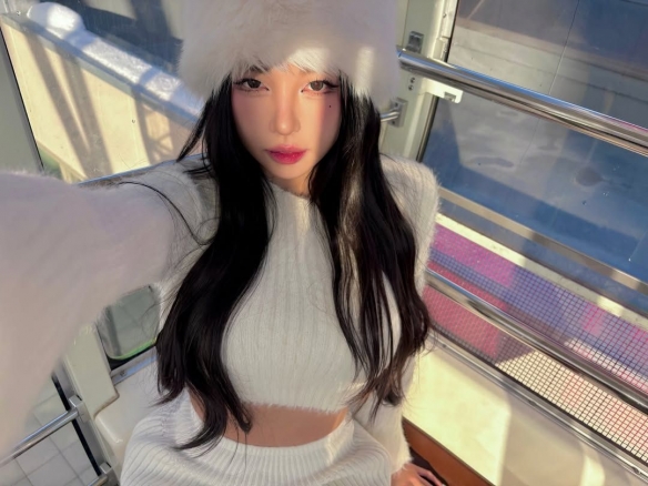 《阿西, 美女室友竟然》女主新美图赏:身材傲人!(图1) 游侠网1