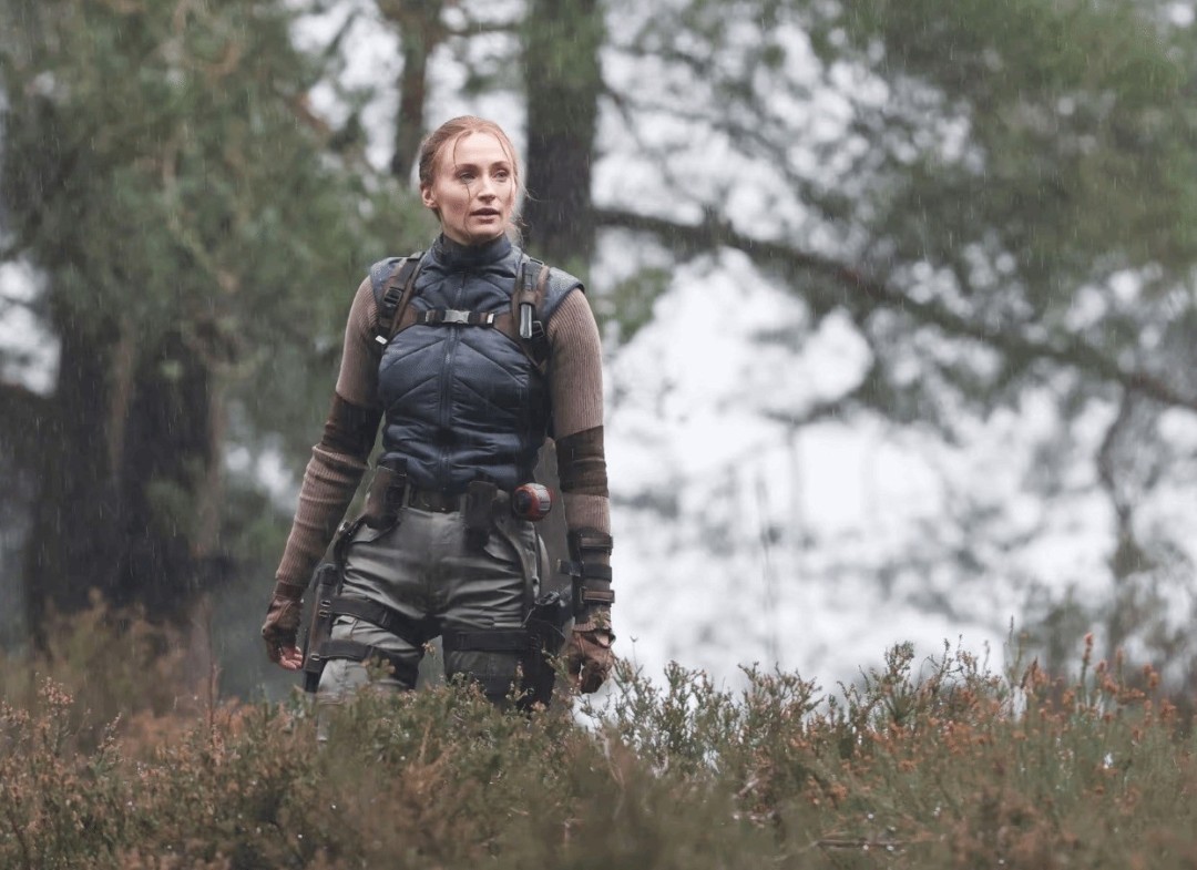 《古墓丽影》劳拉片场照曝光 双枪造型不错!(图2) 《古墓丽影》劳拉片场照曝光 双枪造型不错!