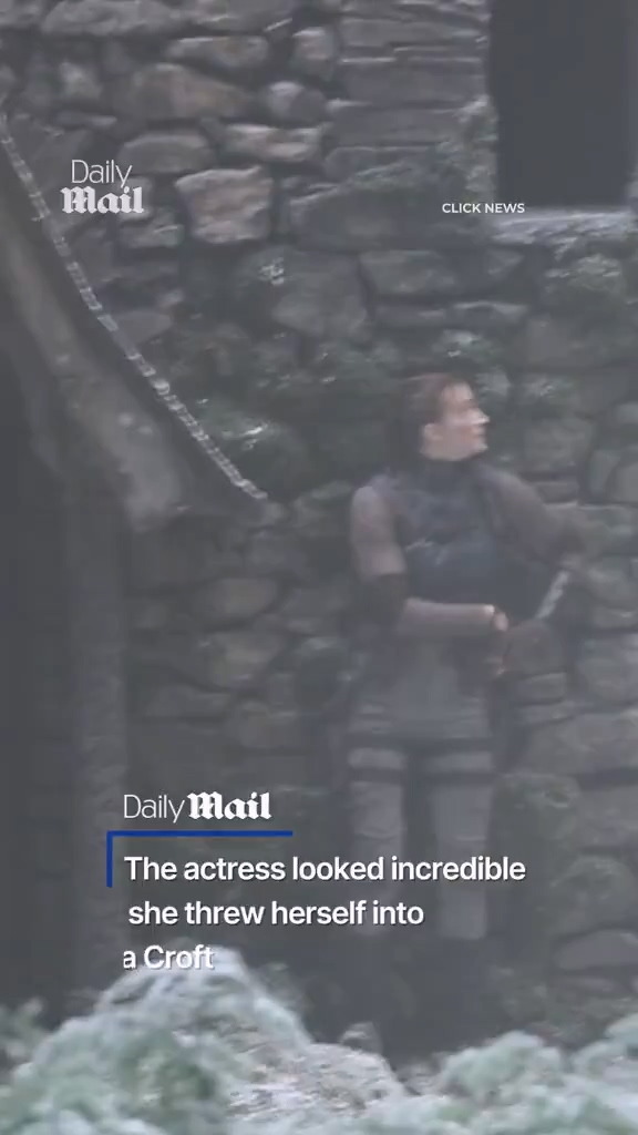 《古墓丽影》真人剧曝片场视频 劳拉手持双枪尽情射击(图5) 《古墓丽影》真人剧曝片场视频 劳拉手持双枪尽情射击