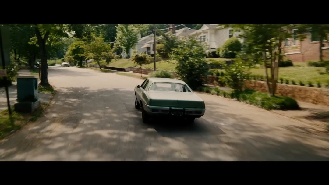 《逃出绝命街》前导预告 安妮·海瑟薇+麦克格雷主演