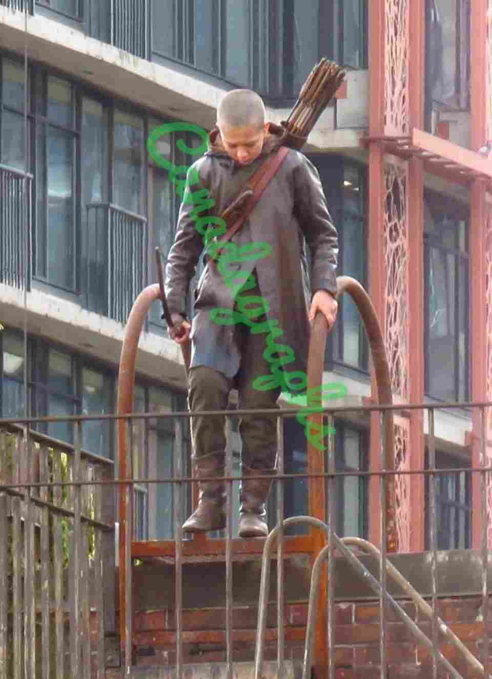 《最后的生还者》第三季片场照曝光:Lev光头造型亮相