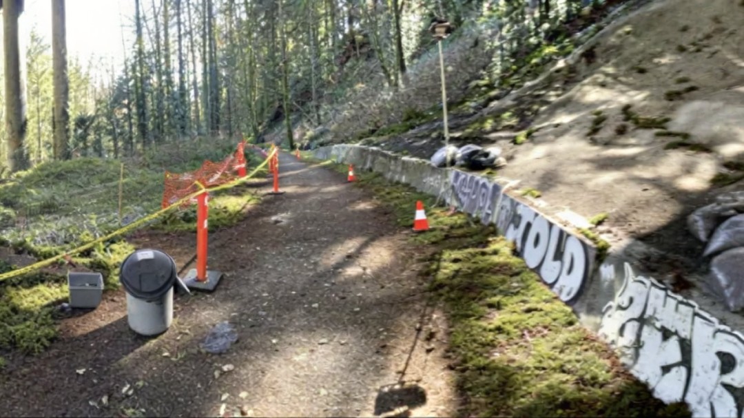 《最后的生还者》第三季片场照曝光:Lev光头造型亮相