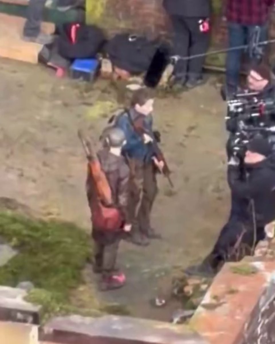 《最后的生还者》第三季片场照曝光:Lev光头造型亮相